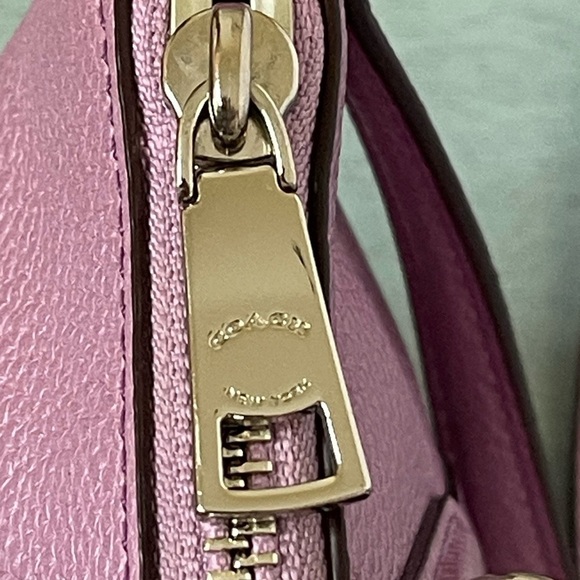 Coach lilac metallic Kelsey mini-satchel/crossbody purse. - Picture 6 of 9